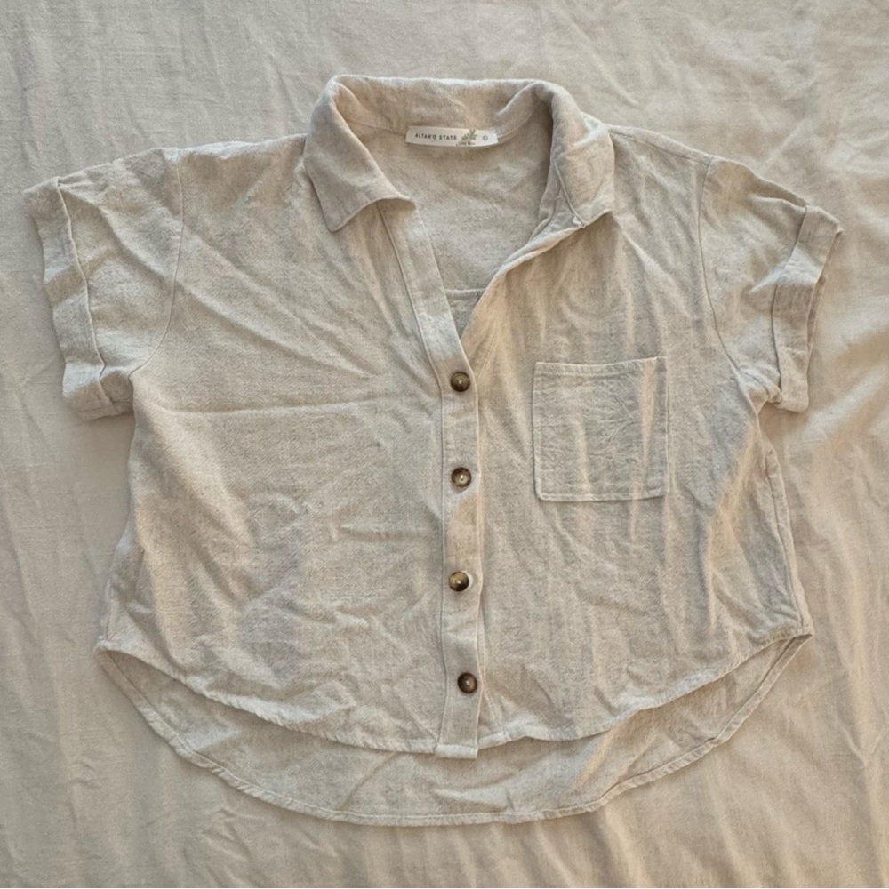Linen Button-up Shirt